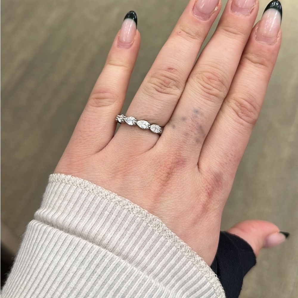 Pear wedding band